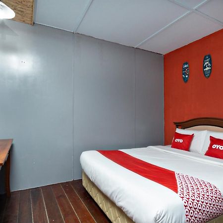 Oyo 89646 Panvill Resort Kampong Pasir Bogak Екстер'єр фото