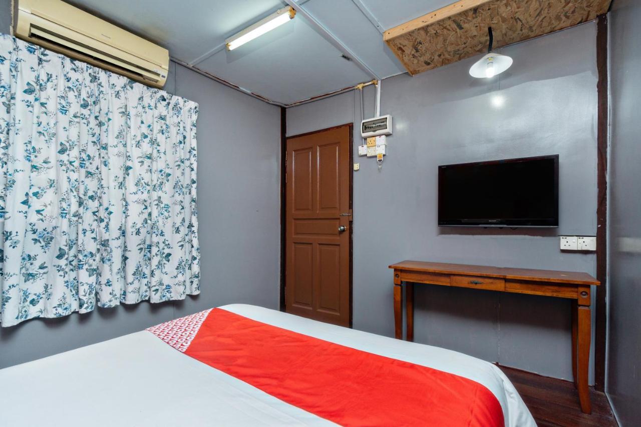 Oyo 89646 Panvill Resort Kampong Pasir Bogak Екстер'єр фото
