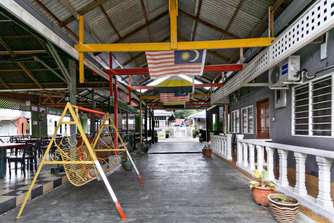 Oyo 89646 Panvill Resort Kampong Pasir Bogak Екстер'єр фото