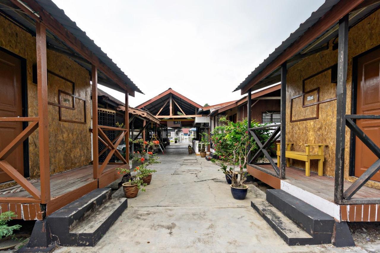 Oyo 89646 Panvill Resort Kampong Pasir Bogak Екстер'єр фото