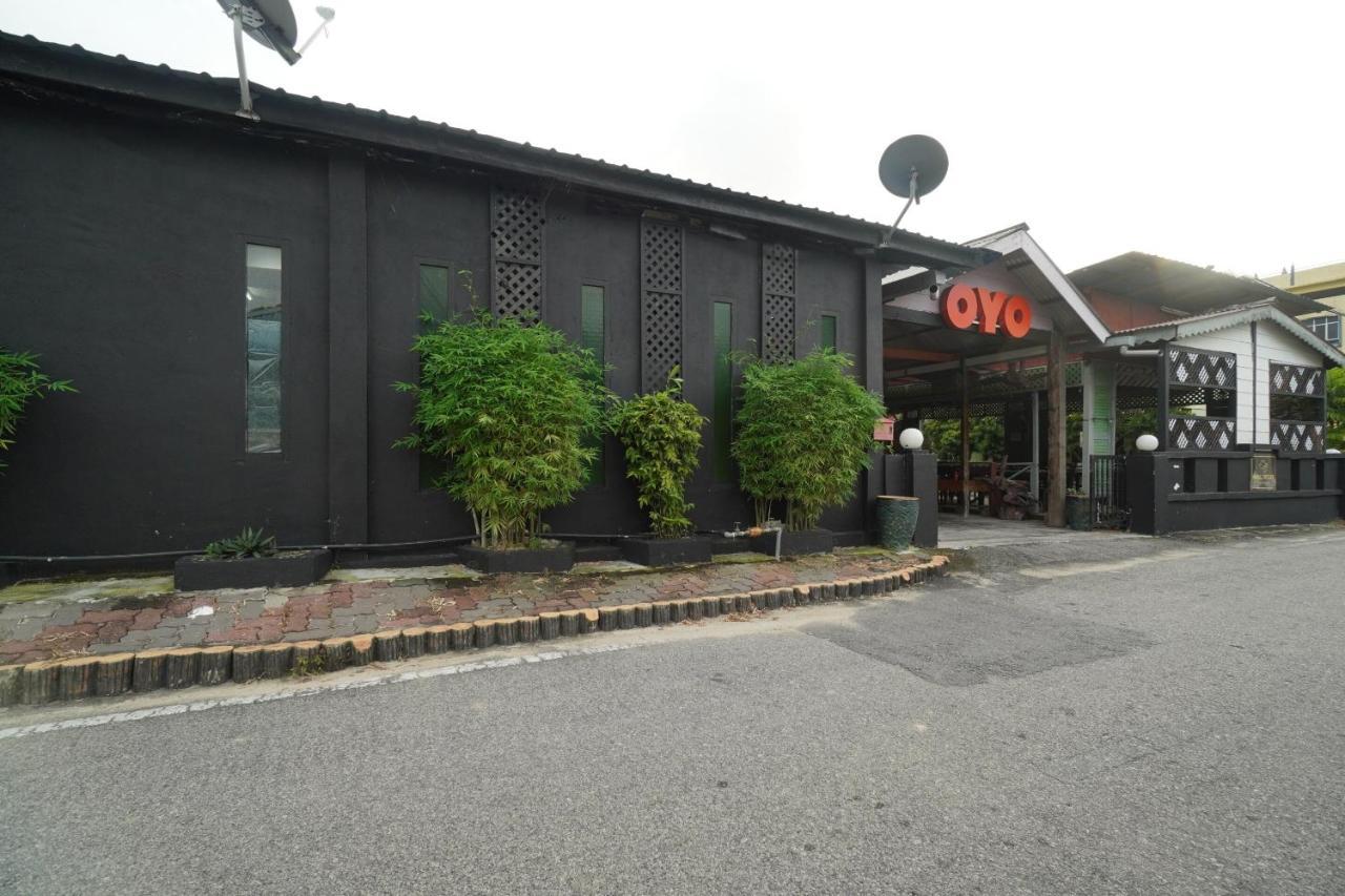Oyo 89646 Panvill Resort Kampong Pasir Bogak Екстер'єр фото