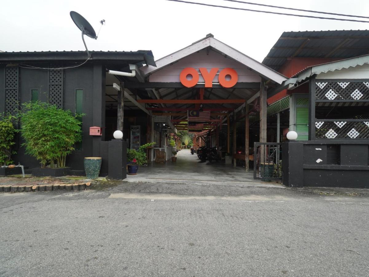 Oyo 89646 Panvill Resort Kampong Pasir Bogak Екстер'єр фото