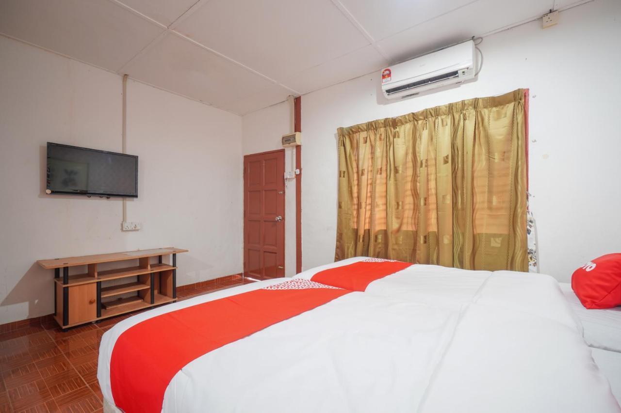 Oyo 89646 Panvill Resort Kampong Pasir Bogak Екстер'єр фото